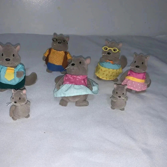 Li'l Woodzeez Fuzzy Dollhouse Squirrel Animal Family Flocked Figures Lot of 7 - Picture 8 of 9